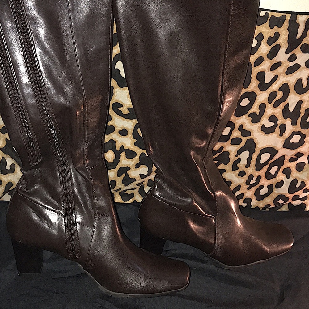 A2 HEELREST BY AEROSOLES